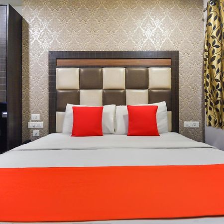 Hotel O Lexis Ludhiana Bagian luar foto