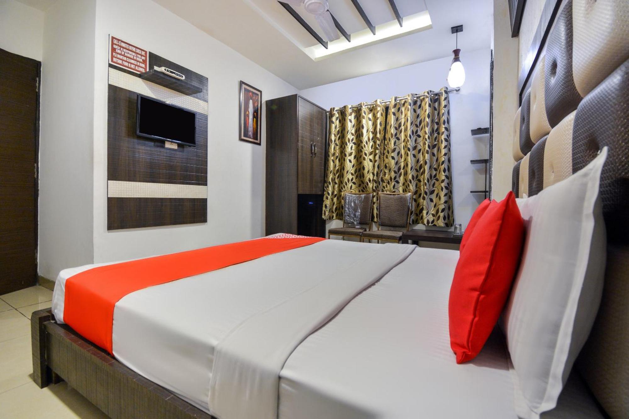Hotel O Lexis Ludhiana Bagian luar foto