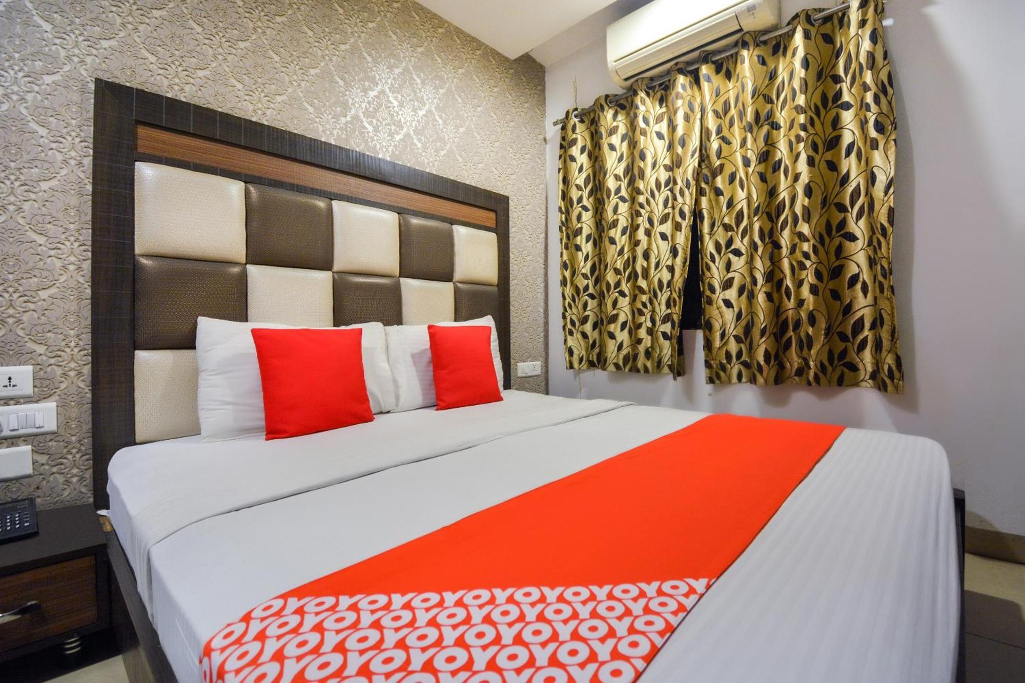 Hotel O Lexis Ludhiana Bagian luar foto