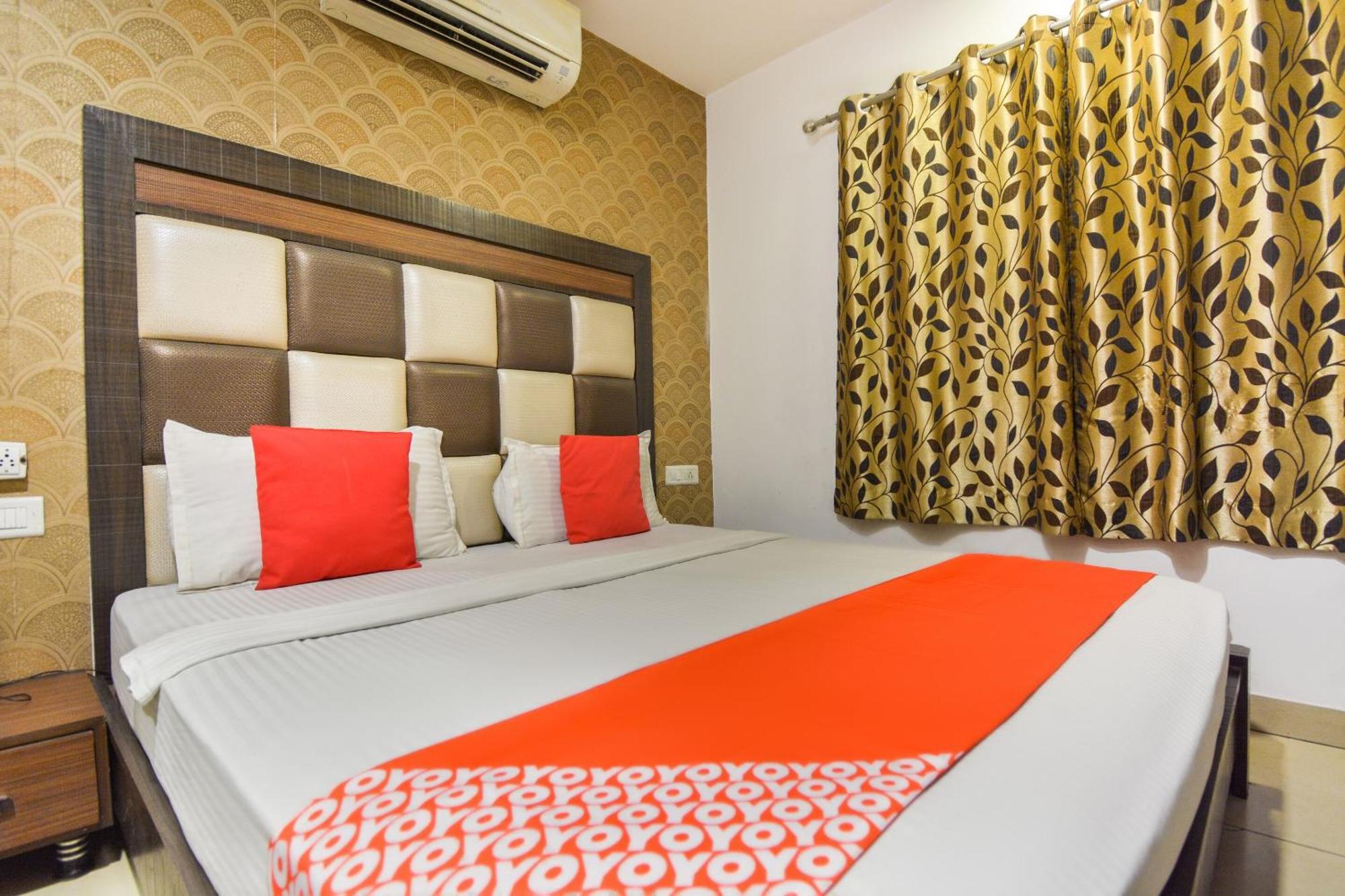 Hotel O Lexis Ludhiana Bagian luar foto