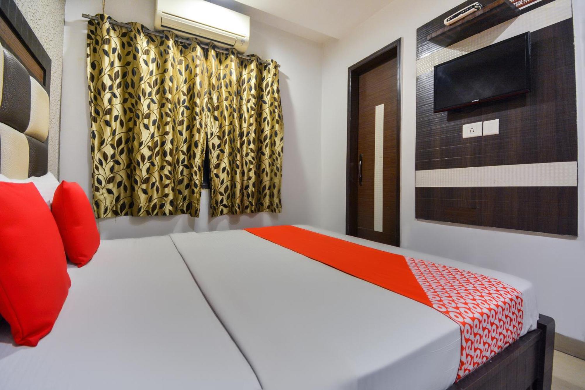 Hotel O Lexis Ludhiana Bagian luar foto